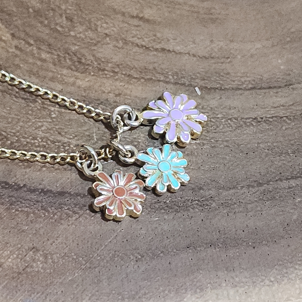 Vintage Crew Cuts Daisy Charm Necklace - Picture 5 of 10
